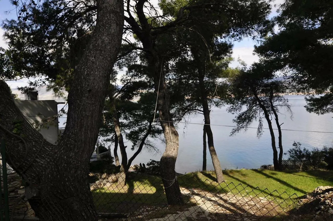 Apartment Toya Slatine Croatia