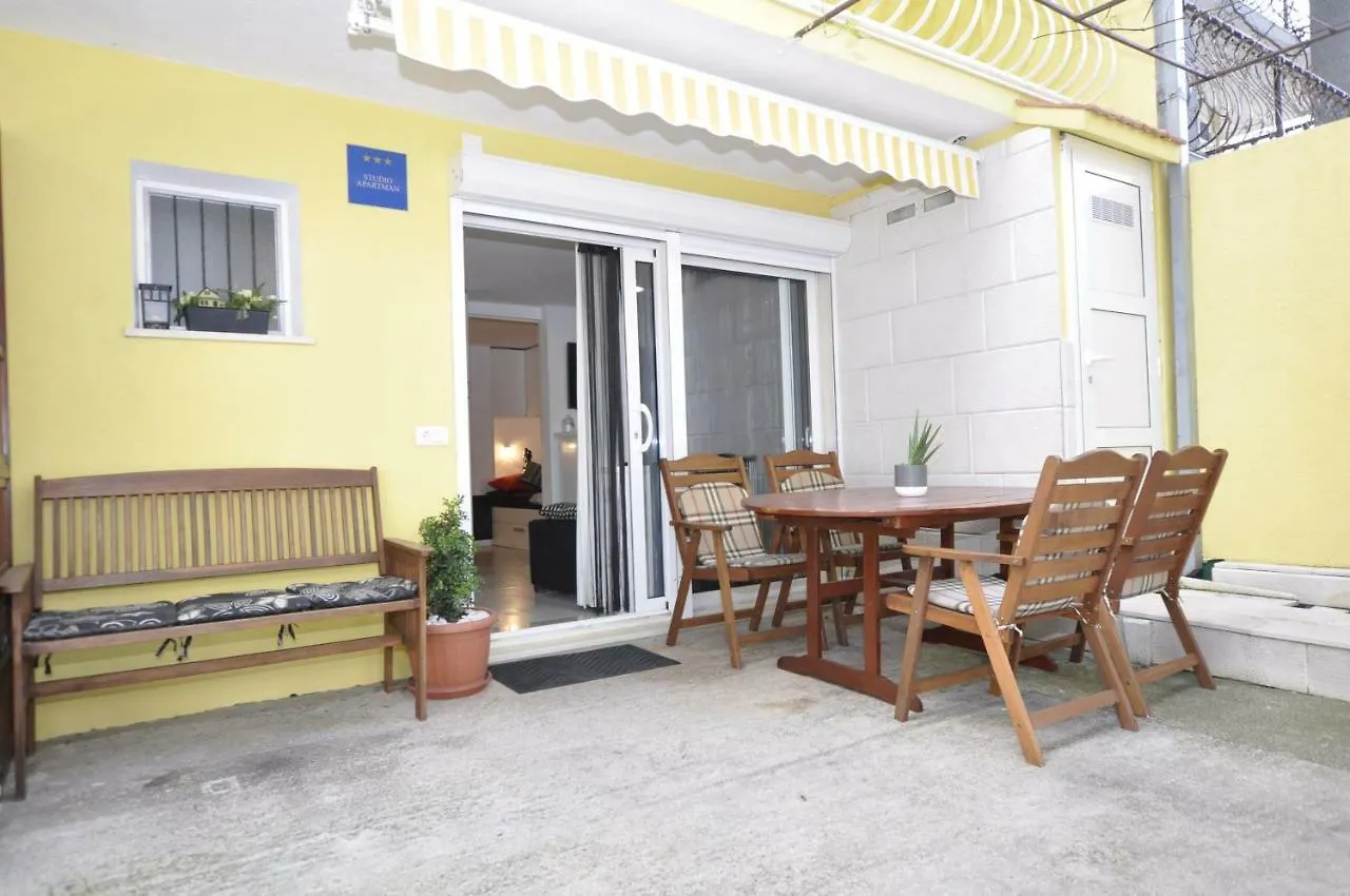 Apartment Toya Slatine