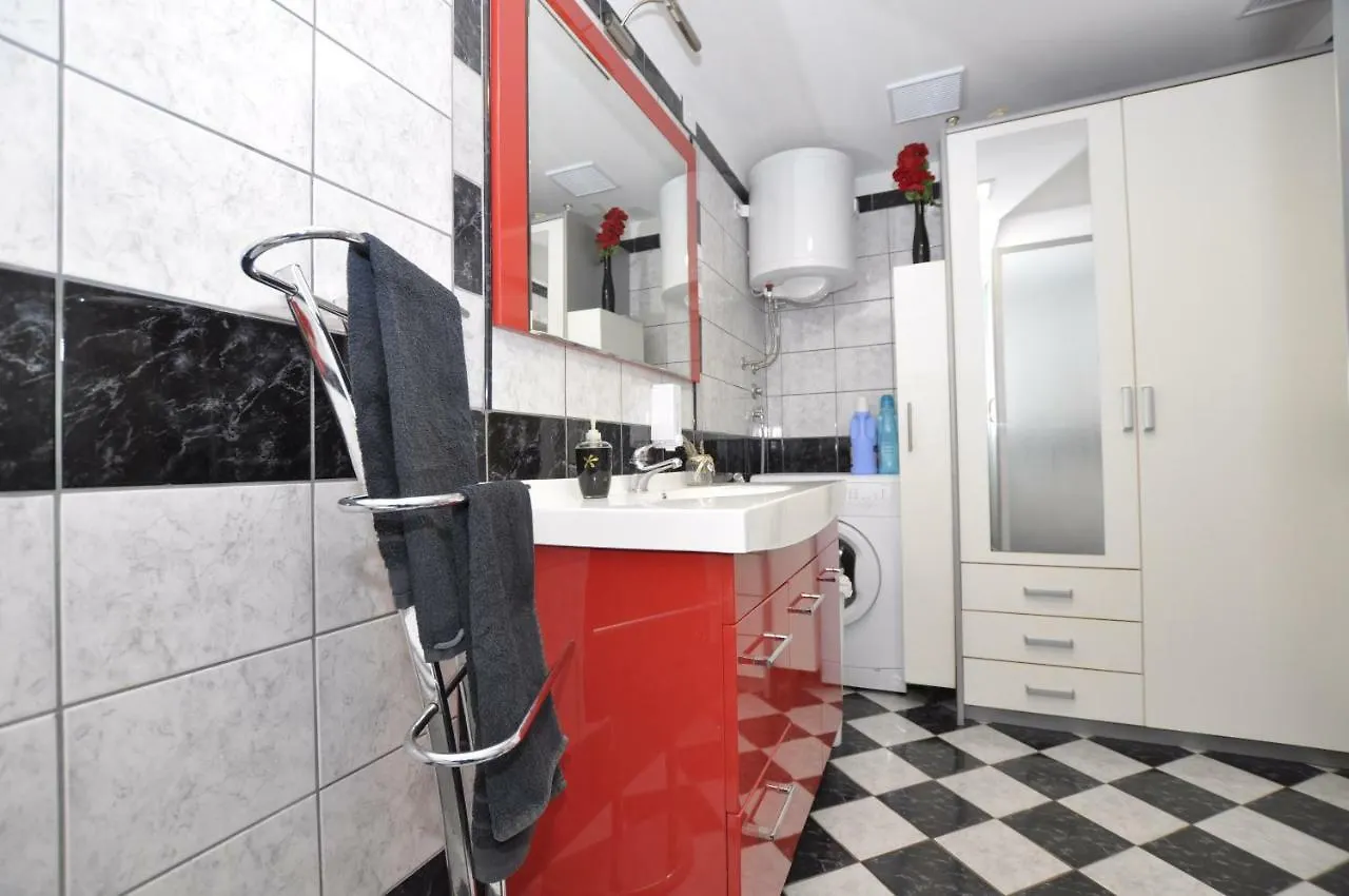 Apartment Toya Slatine