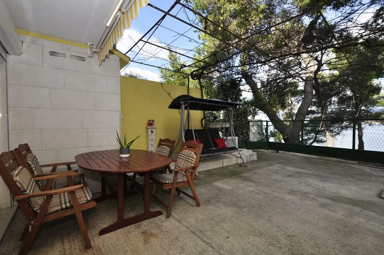 Apartment Toya Slatine