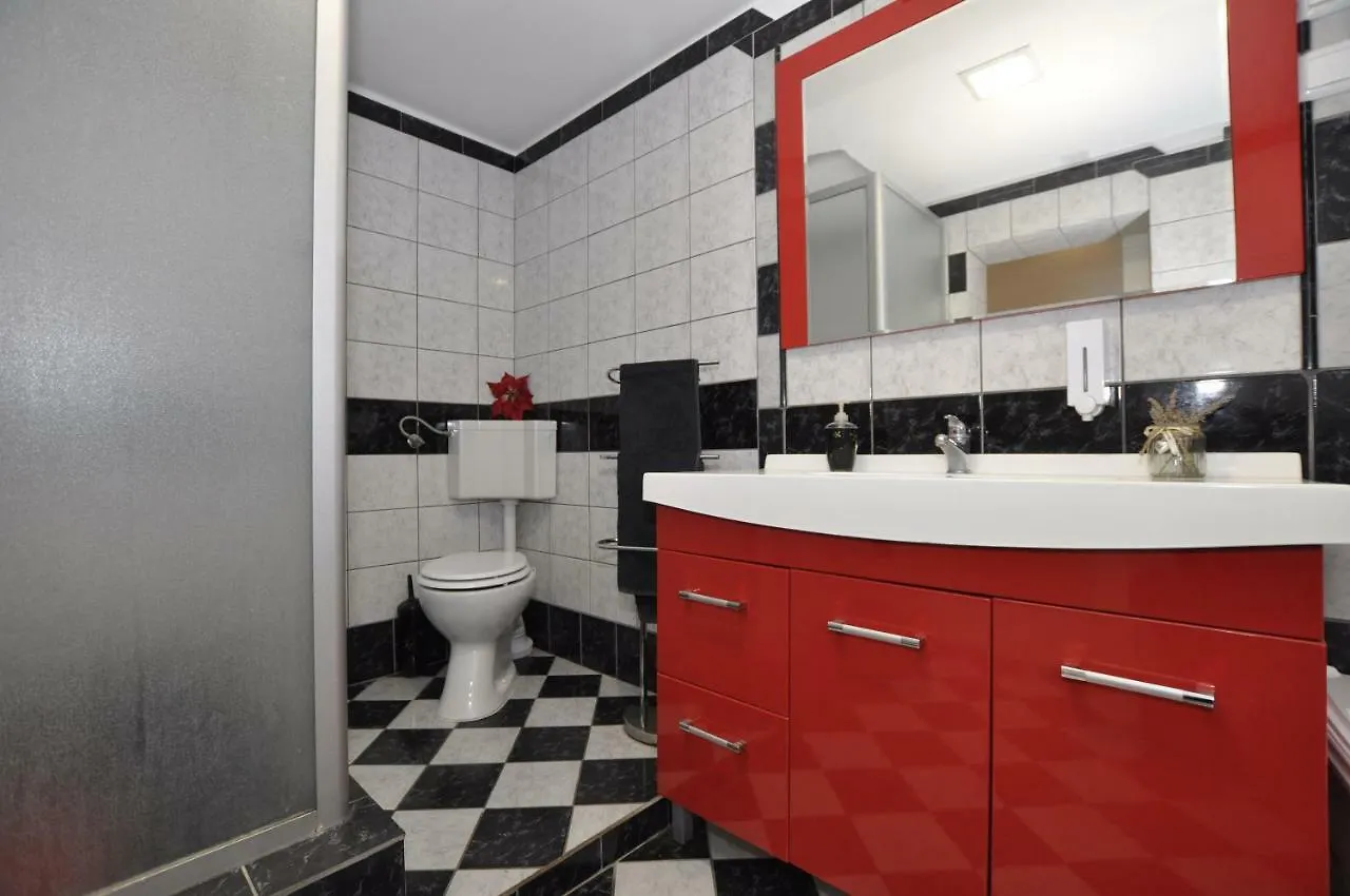 Apartment Toya Slatine Croatia
