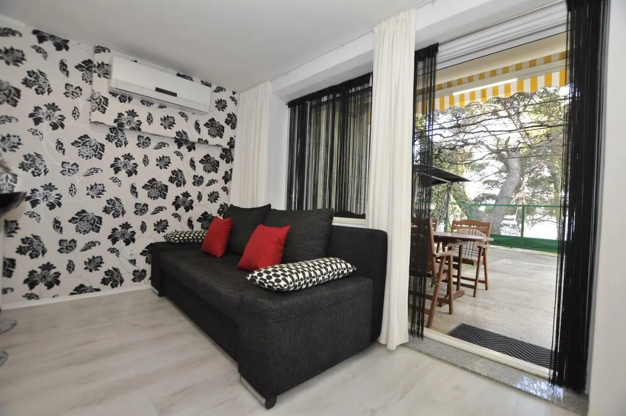 Apartment Toya Slatine Croatia
