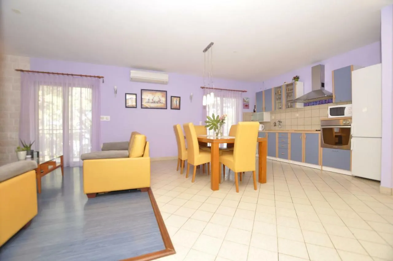Apartment Toya Slatine