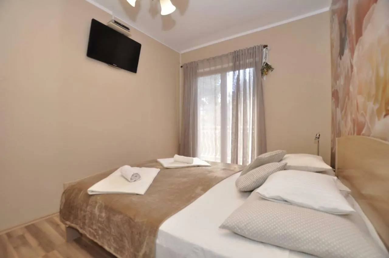 Apartment Toya Slatine