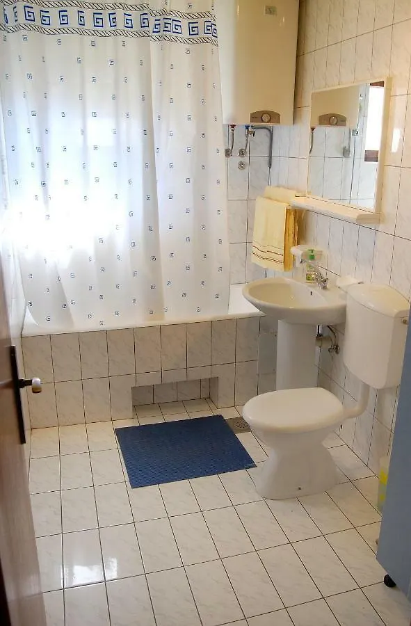 Apartment Toya Slatine Croatia