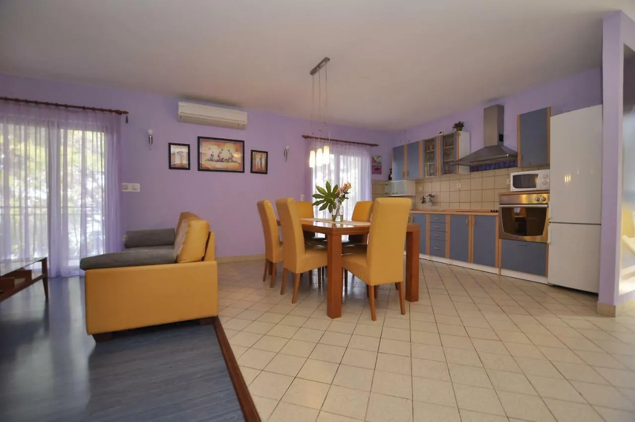 Apartment Toya Slatine 0*,  Croatia