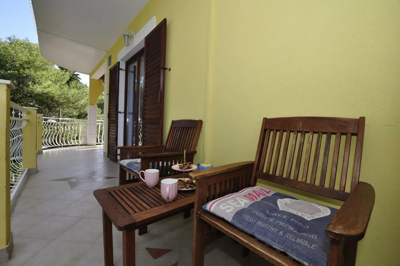 Apartment Toya Slatine Croatia